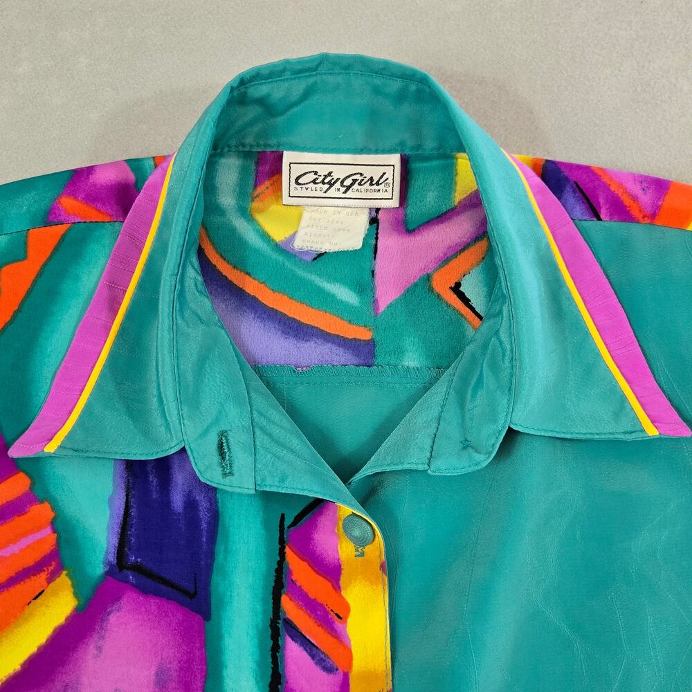 PREO-City Girl Women's Short Sleeved Shirt Green w/Multicolor Geometric Design - Picture 8 of 15